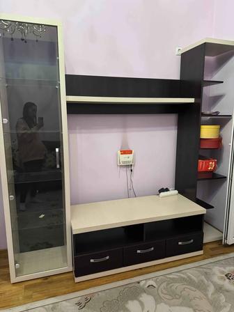 Продам стенку для телевизора