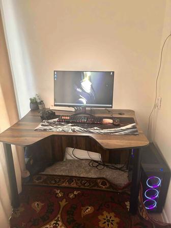 Игровой компьютер в комплекте монитор и периферия