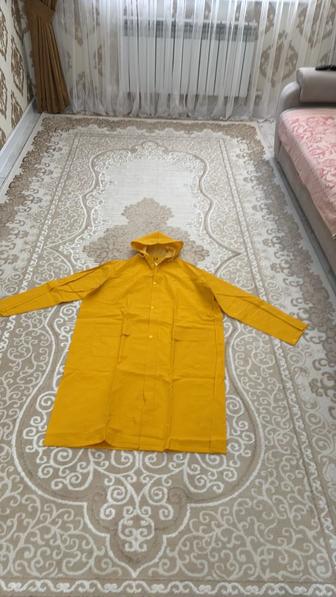 Плащ-дождевик