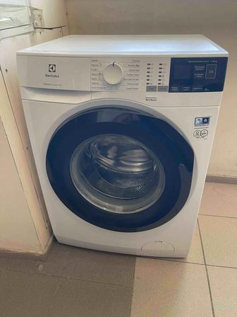 Стиральная машина Electrolux