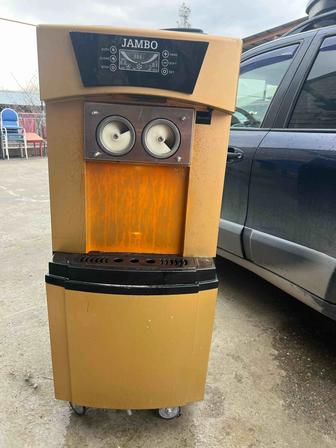 Мороженое аппарат в хорошем состоянии