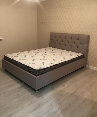 Продам кровать, комод, 2 тумбы