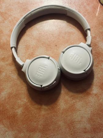 Наушники JBL520