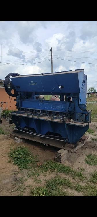 Ножницы гильотинные НЛК 12х2000