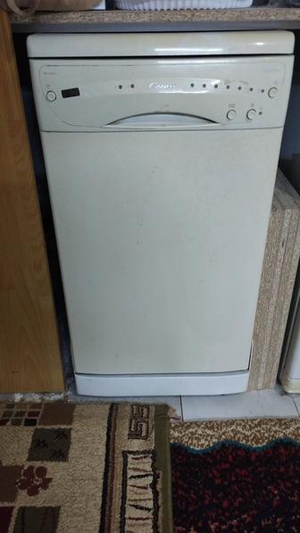 Продам посудомоечную машину рабочая