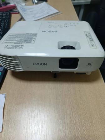 Проектор универсальный Epson -E 500