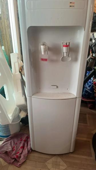 Продам диспенсер