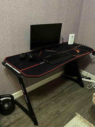Продам компьютерный стол