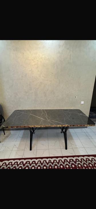 Продам кухонных стол