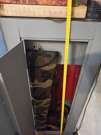 Продается сейф. Можно под оружейку.