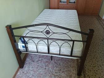 Продам кровать коварную 120 /200 с ортопедическим матрасом,не дорого,торг у