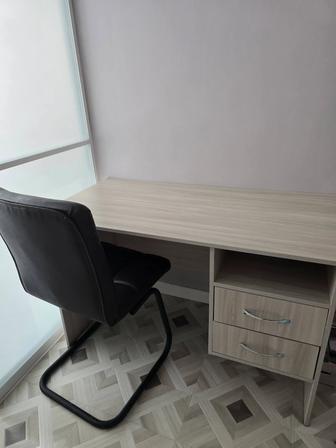 Письменный стол с креслом
