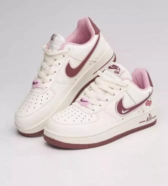 Продам новые кроссовки Nike Air Force 42-43 р, унисекс