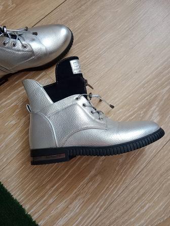 Продаю сапоги для девочки