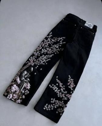 Продам новые джинсы.