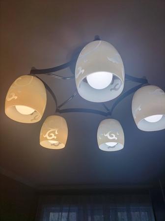 Продам люстру 5 ти рожковую бу