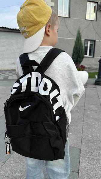 Продам детский рюкзак Nike