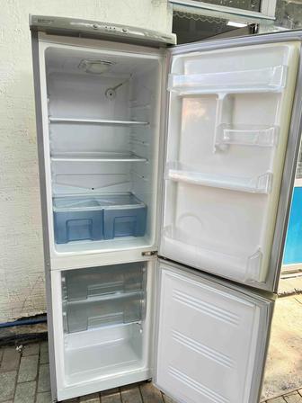 Продам холодильник с машинкой