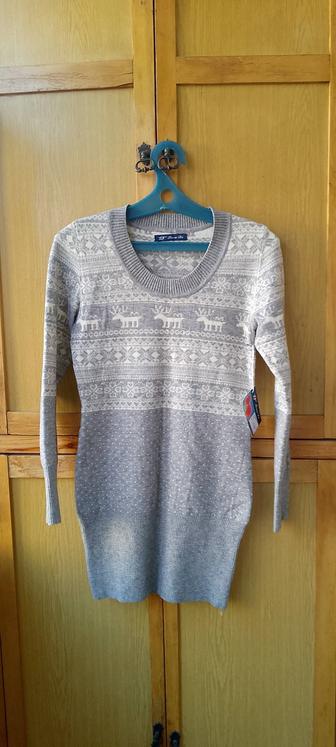 Новый кашемировый свитер с оленями.