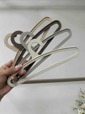 Продам вешалки детские для бутика