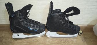 Коньки хоккейные