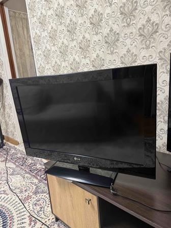 Продам телевизор LG в хорошем состоянии