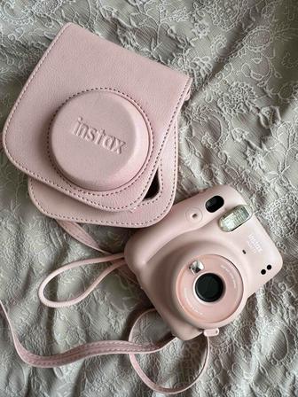 Продам моментальную камеру Instax Mini 11
