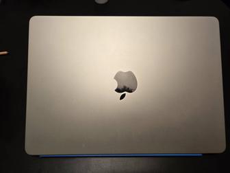 Macbook air 13, 2022 года, б/у