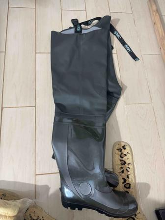 Продается резиновый боты для охоты и рыбалки