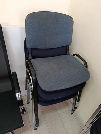 Стулья офисные