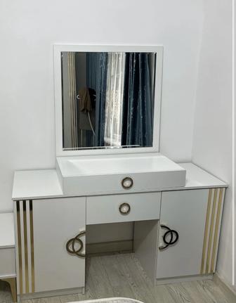 Туалетный столик