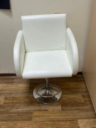 Кресло для бровиста