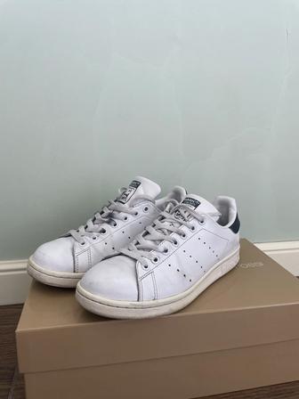 Кроссовки Adidas