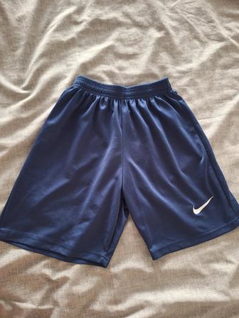 Продам темно синие шорты nike
