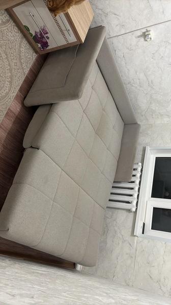 Продаю диван, в хорошем состоянии.