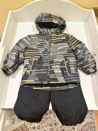 Продам весенний комбинезон Huppa