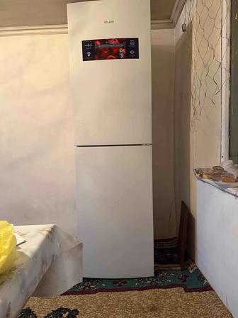 Продам холодильник