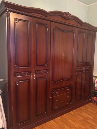 Продам спальный гарнитур