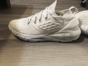 Продам кроссовки