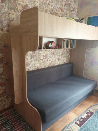 Двухъярусная кровать