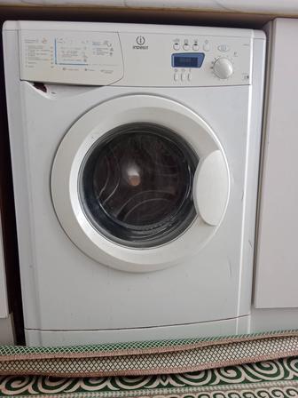 Продам стиральную машину Индизит