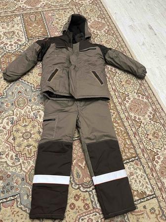 Продам зимнюю куртку и штаны ( спец, костюм)