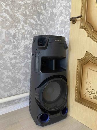 Продается музыкальная колонка sony