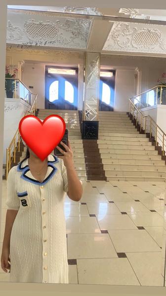 Платья