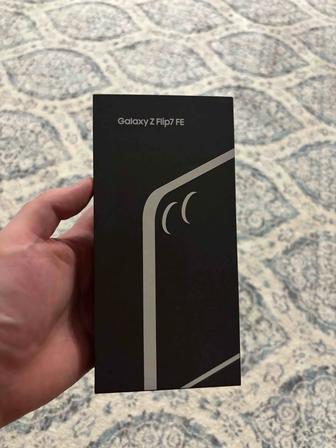 Продам samsung galaxy z flip7 fe