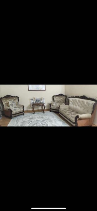 Продам диван и два кресла