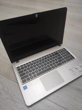 Ноутбук Asus x540s