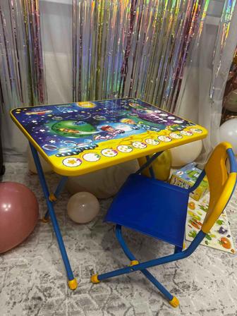 Продам столик детский со стульчиком