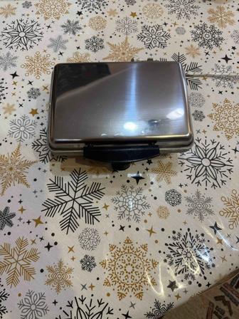 Продам электровафельницу