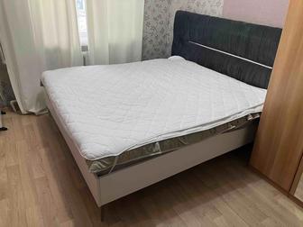 Кровать двухспальняя с матрасом